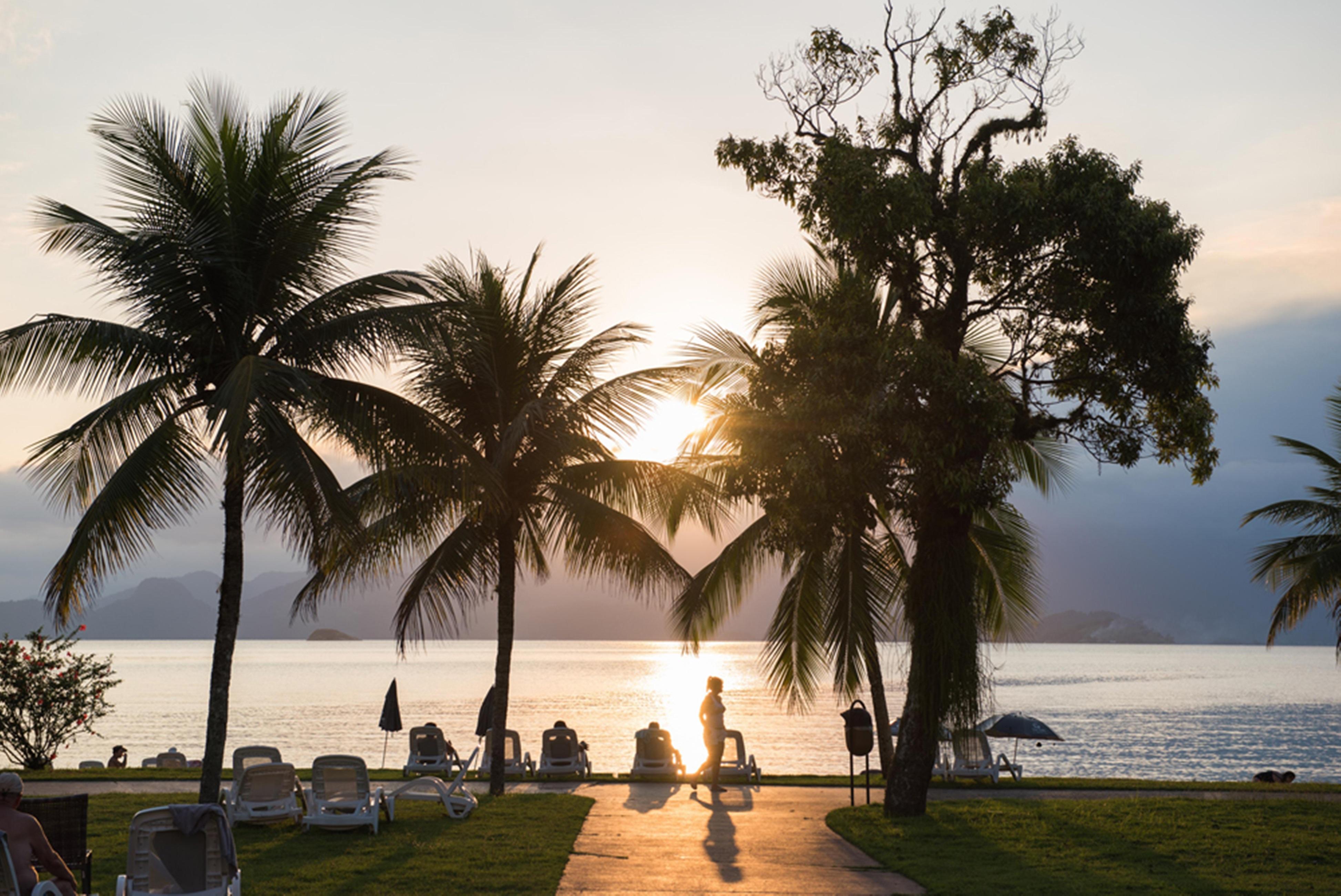 Vila Gale Eco Resort Angra Angra dos Reis Exteriör bild Sunset at the beach